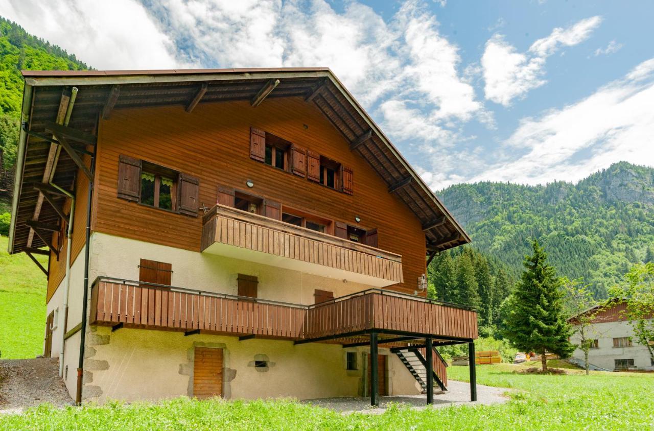 Grand Appartement Proche Gd Bornand Glieres-Val-de-Borne Exterior foto